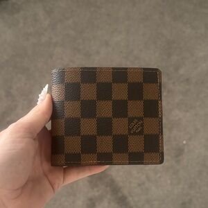 LV men’s wallet